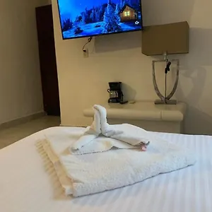 Hermanos Aguilar Hotel cápsula